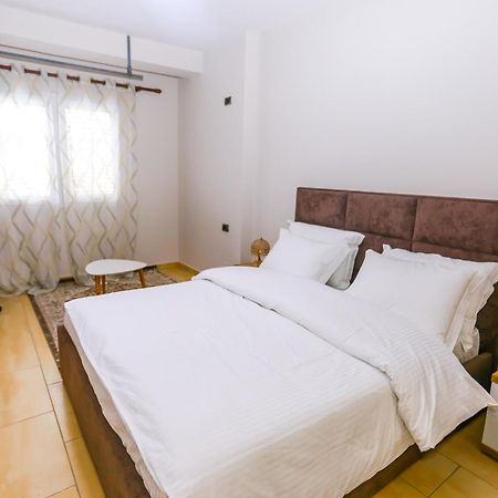 Viatirana By Shqiptrip Apartamento Exterior foto